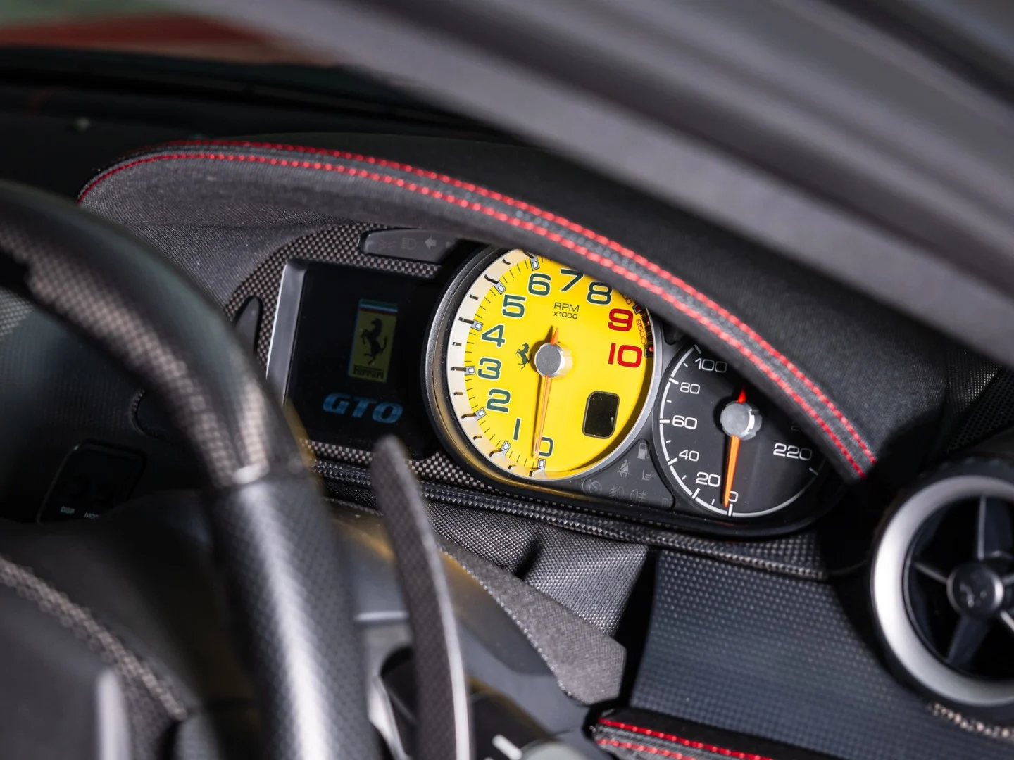 2010 Ferrari 599 GTO, 9/20