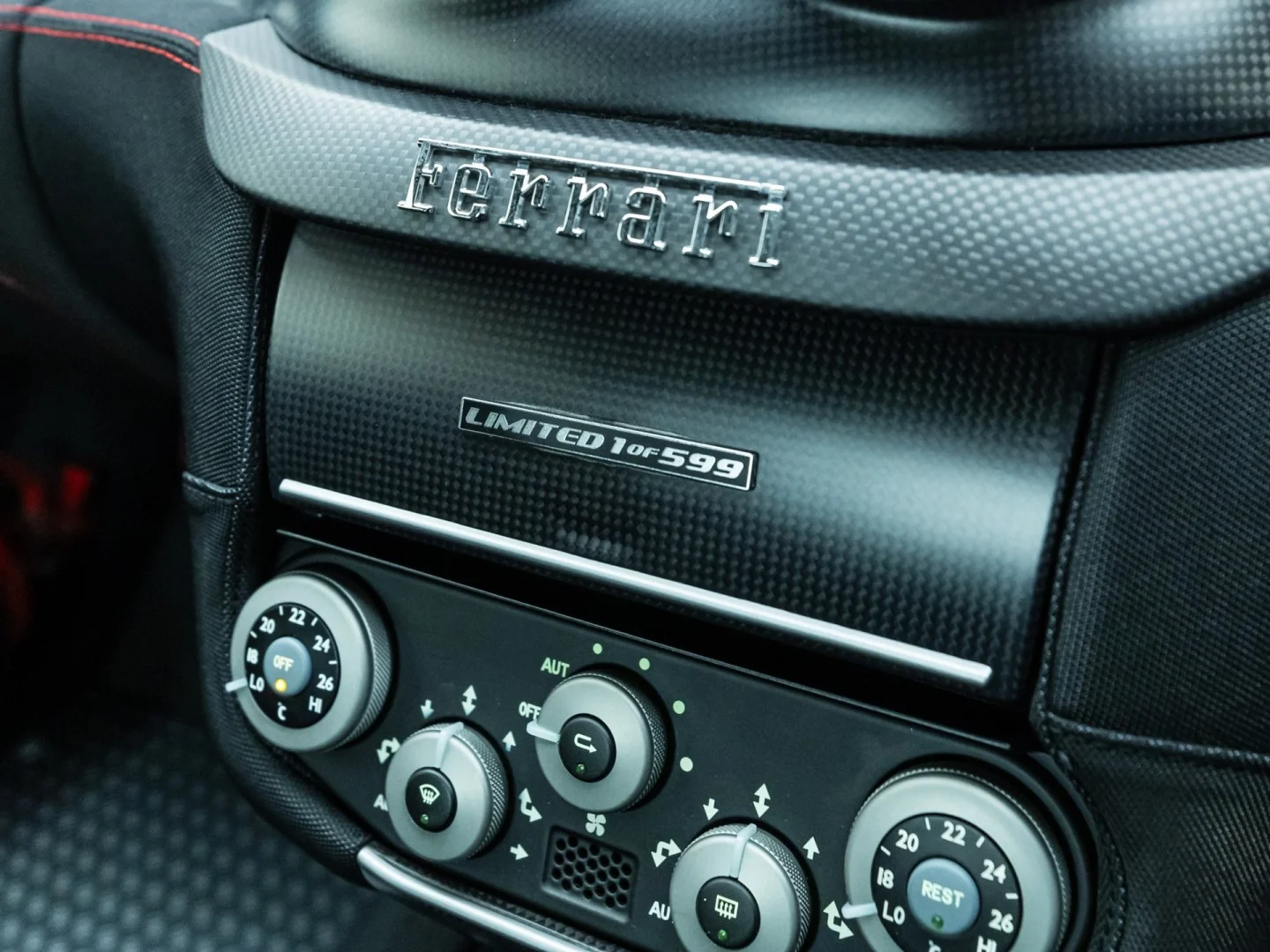 2010 Ferrari 599 GTO, 17/20