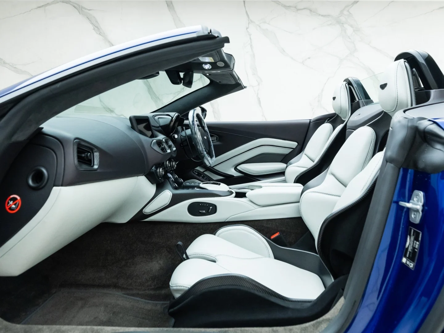 2023 Aston Martin V12 Vantage Roadster, 13/20