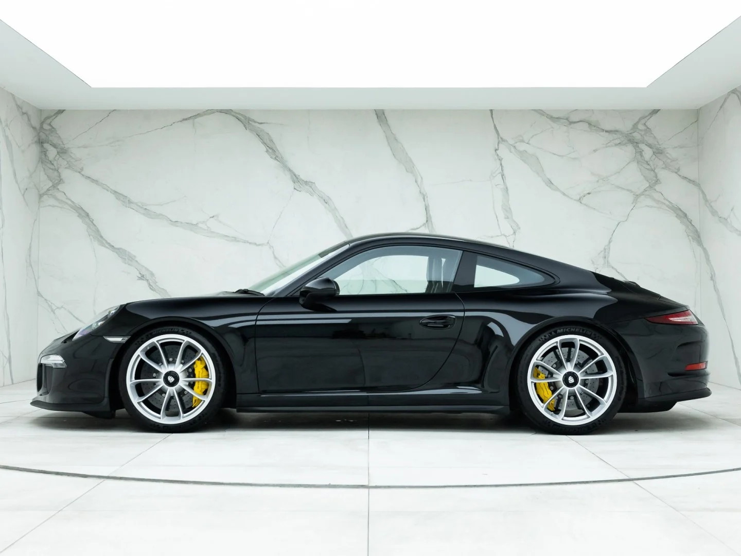 2016 Porsche 911 R, 2/20