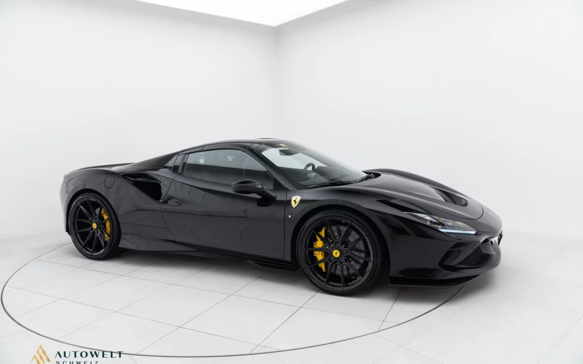 2023 Ferrari F8 Spider by Novitec, 2/8