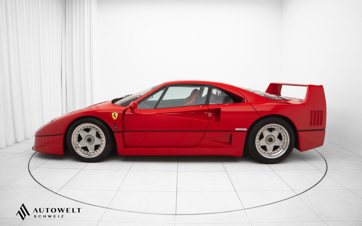 1990 Ferrari F40, 2/7