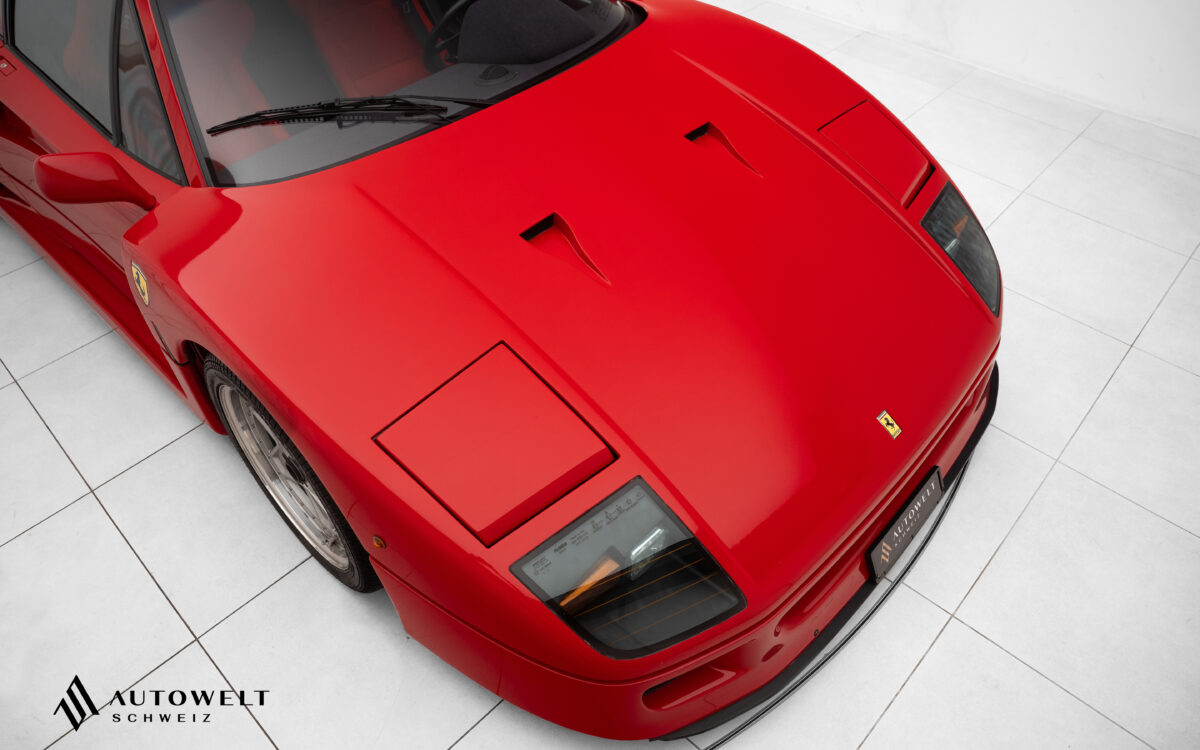 1990 Ferrari F40, 6/7