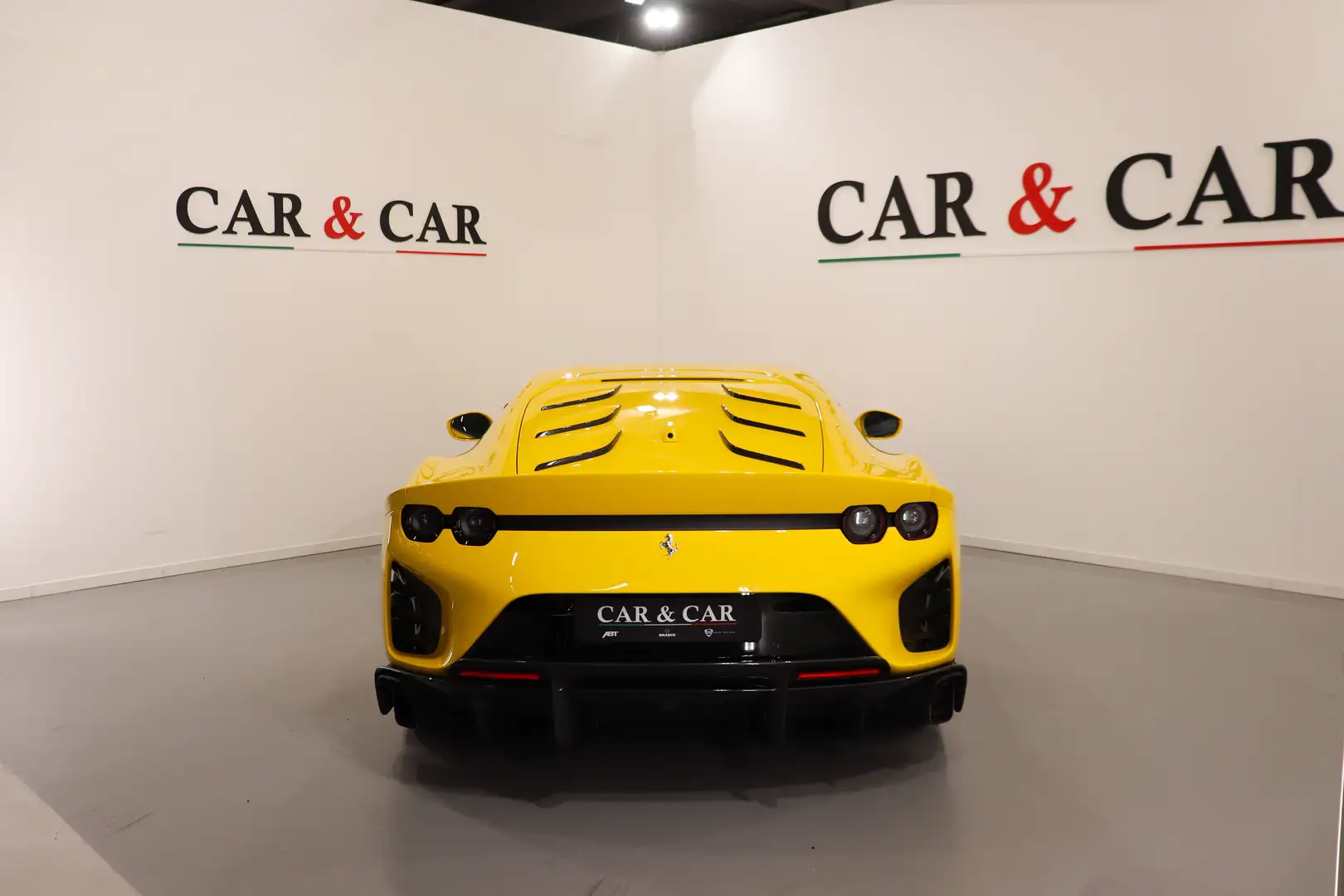 2023 Ferrari 812 Competizione, 5/15