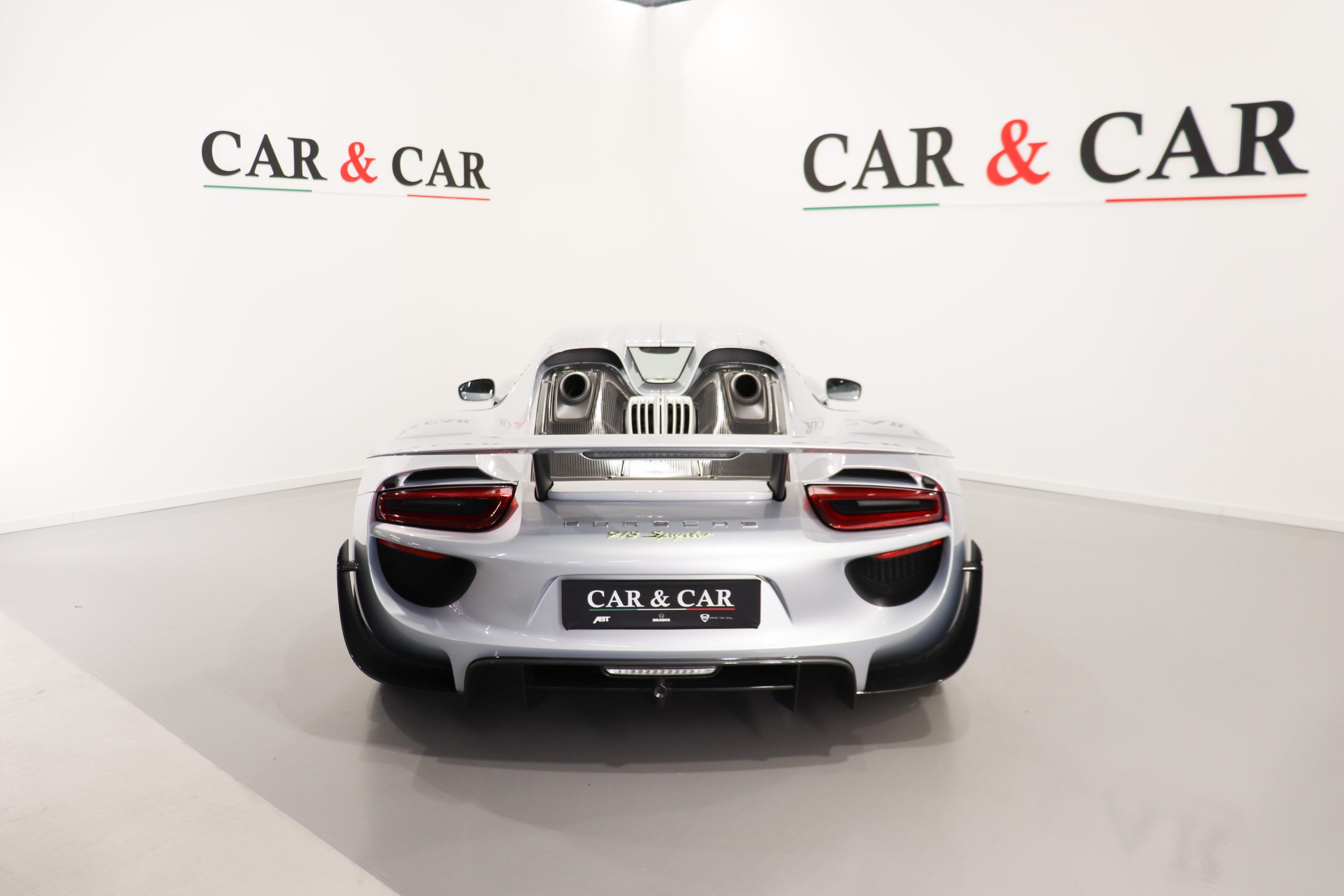 2016 Porsche 918 Spyder Weissach Package