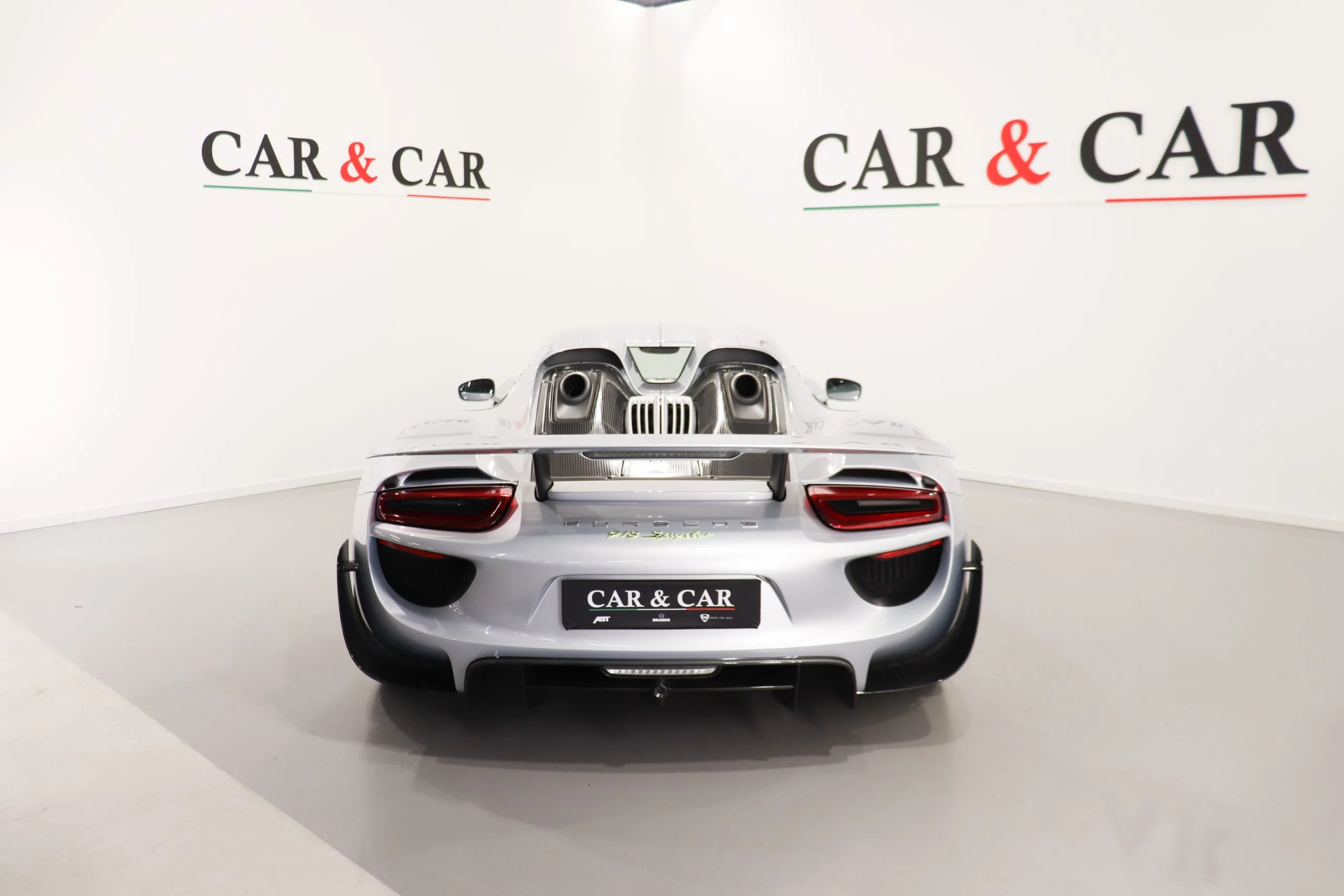 2016 Porsche 918 Spyder Weissach Package