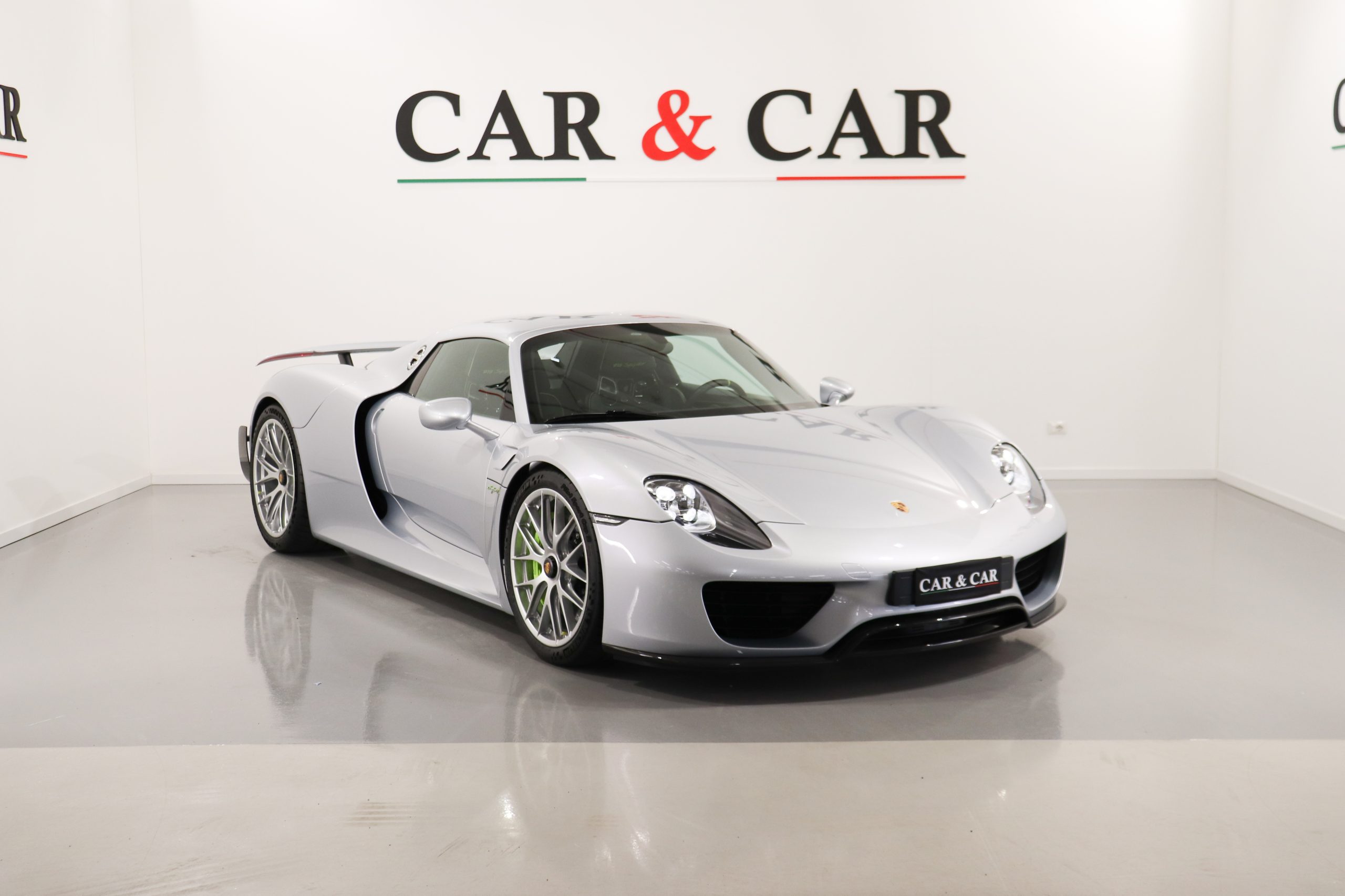 2016 Porsche 918 Spyder Weissach Package, 2/20