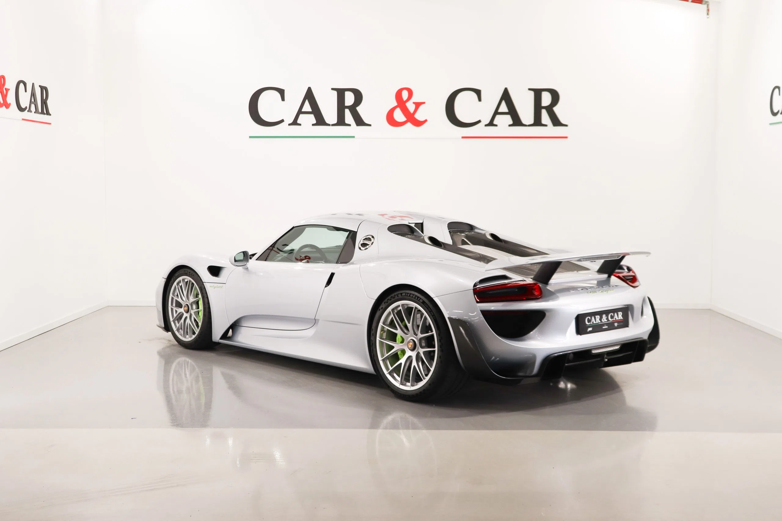 2016 Porsche 918 Spyder Weissach Package for sale, exterior, Argento Rodio