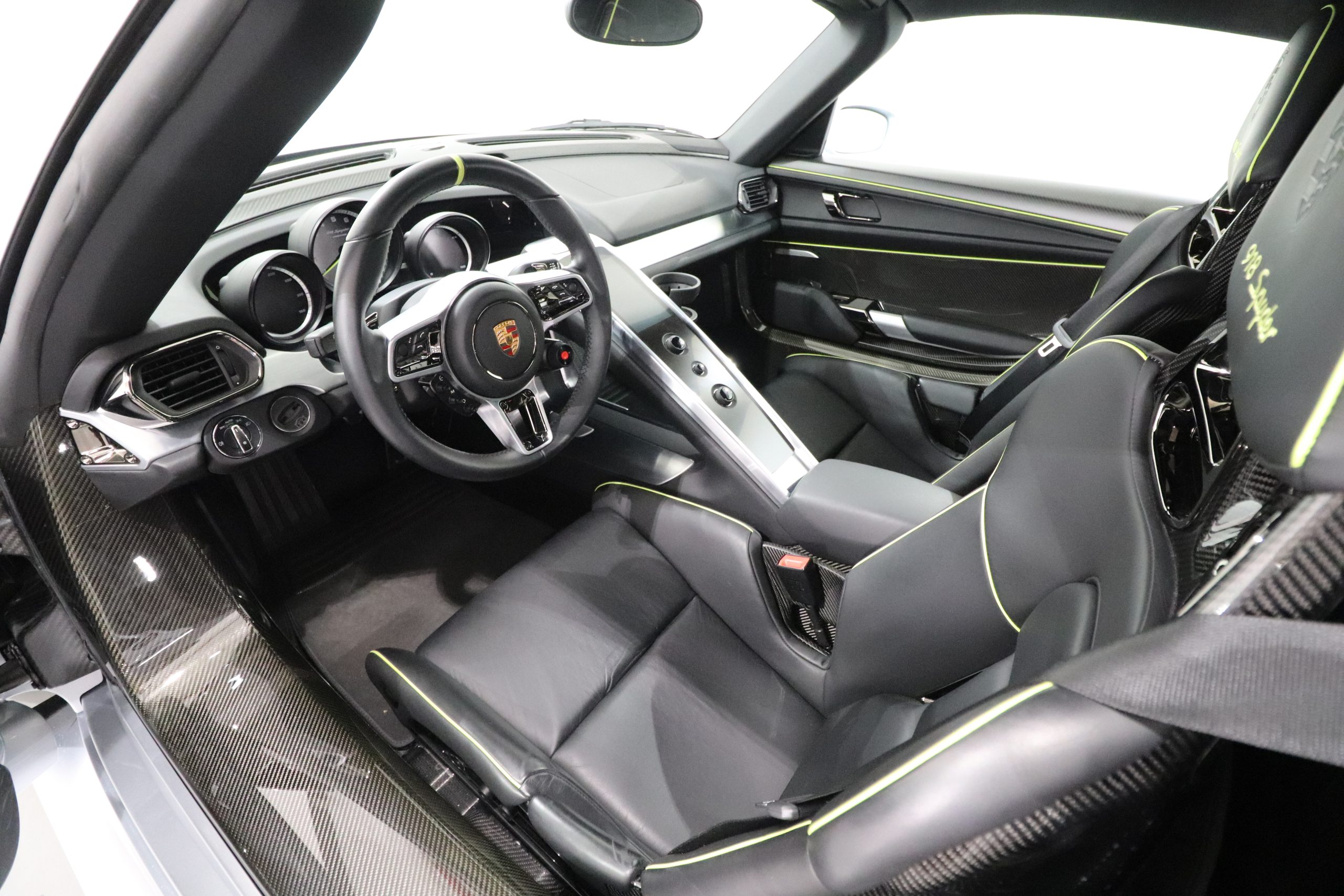 2016 Porsche 918 Spyder Weissach Package, 10/20