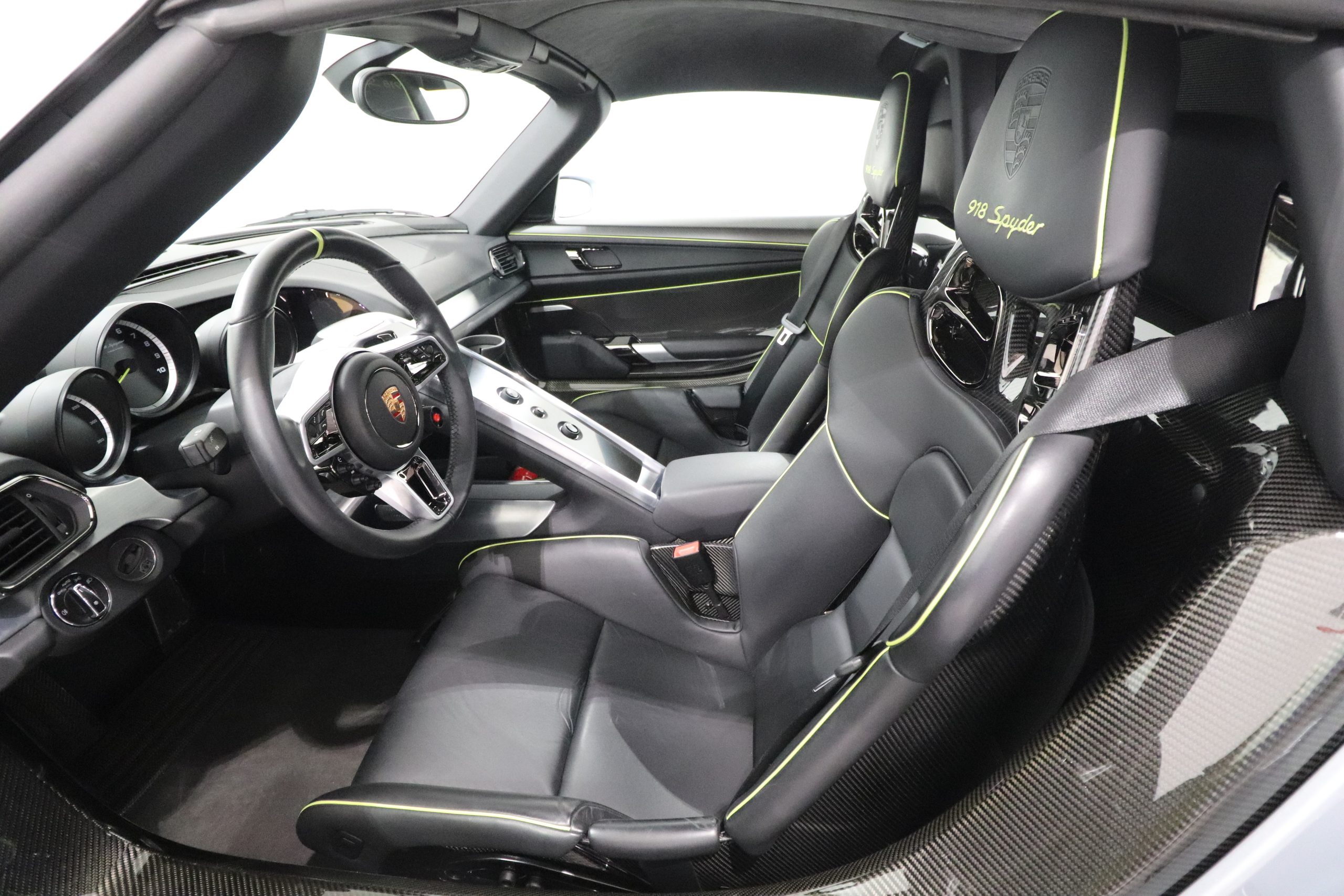 2016 Porsche 918 Spyder Weissach Package, 11/20