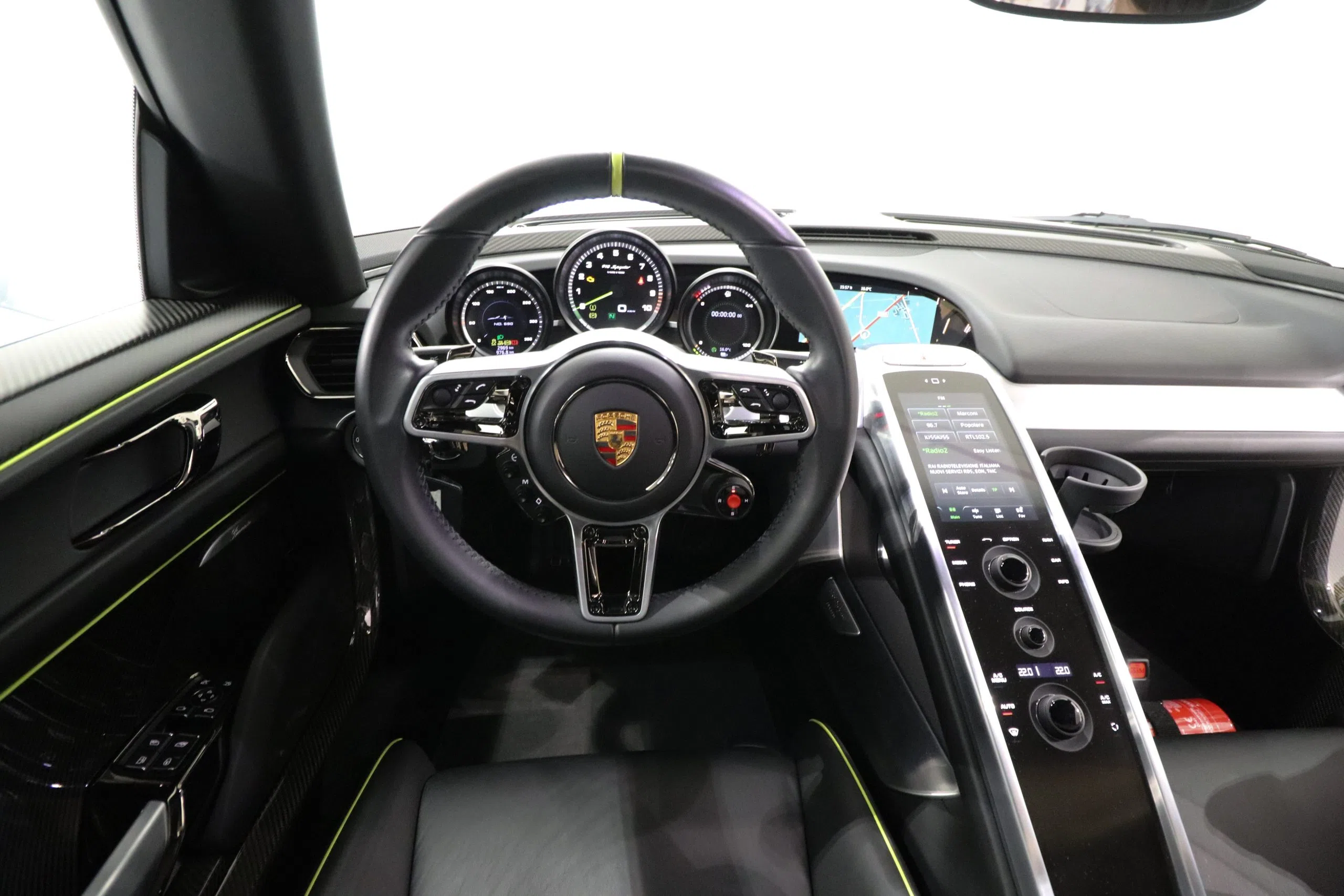 2016 Porsche 918 Spyder Weissach Package interior, dashboard