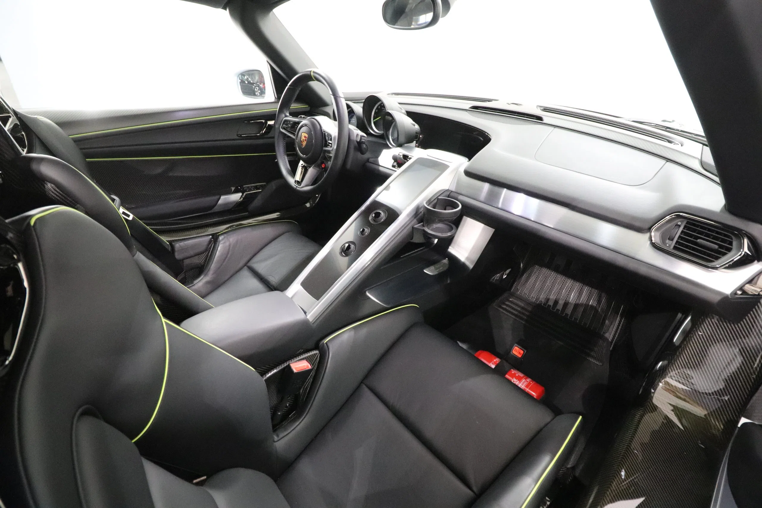 2016 Porsche 918 Spyder Weissach Package interior