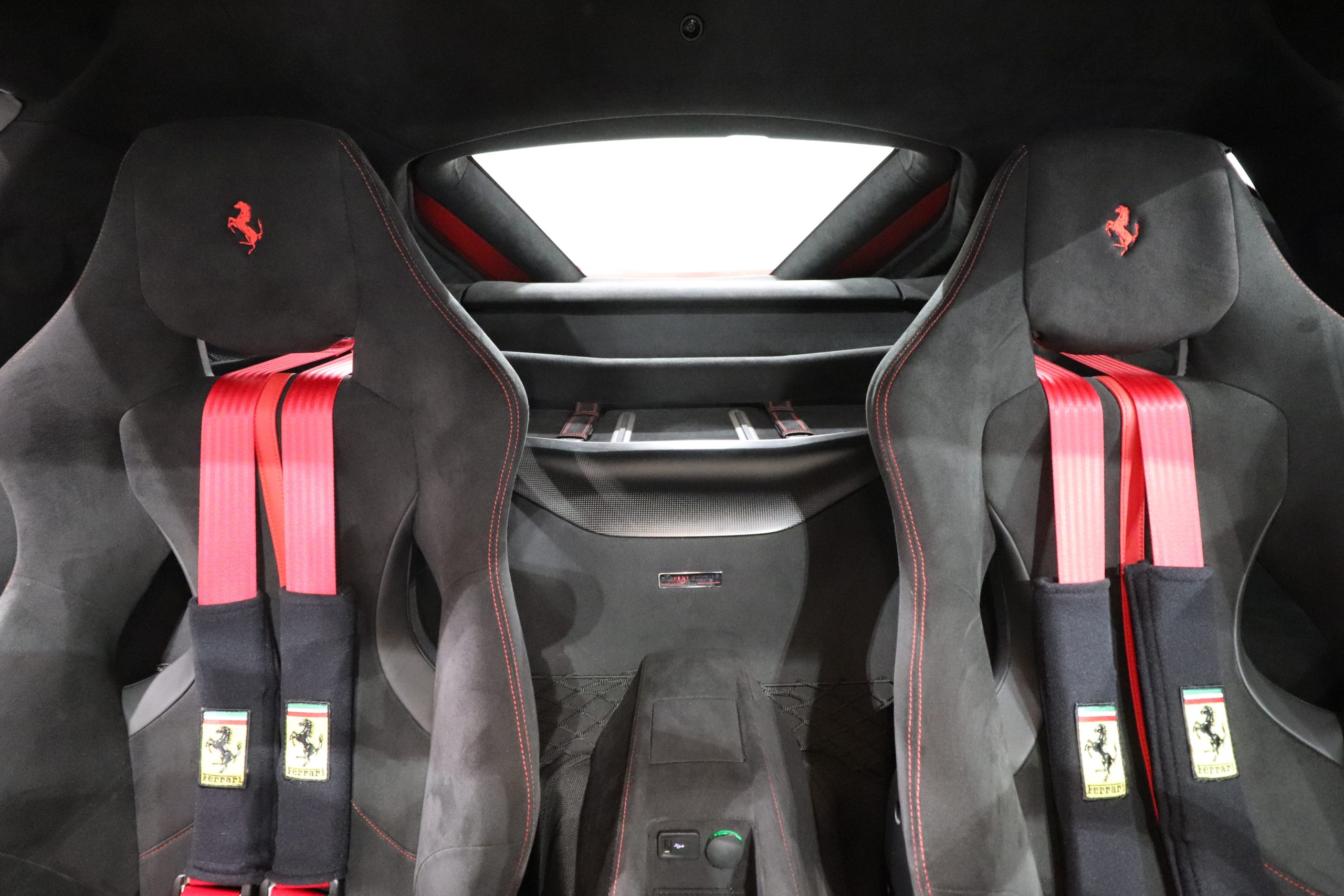 2017 Ferrari F12tdf, 14/15