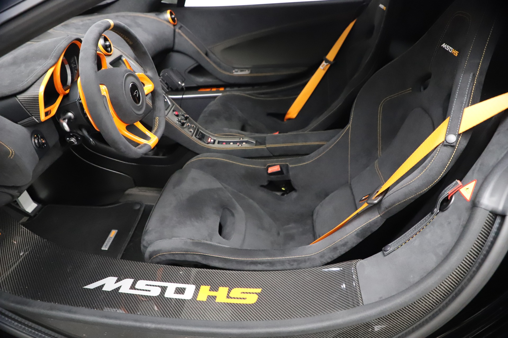 2016 McLaren 688 MSO HS, 15/20