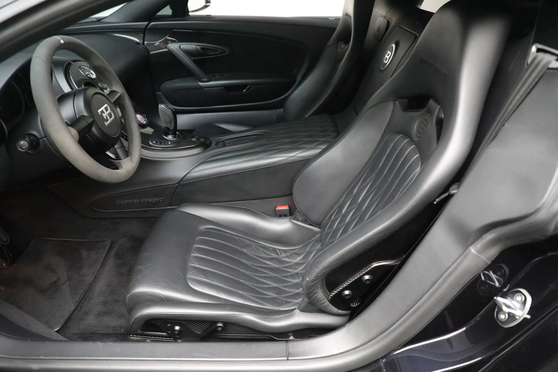 2012 Bugatti Veyron 16.4 Super Sport interior, seats