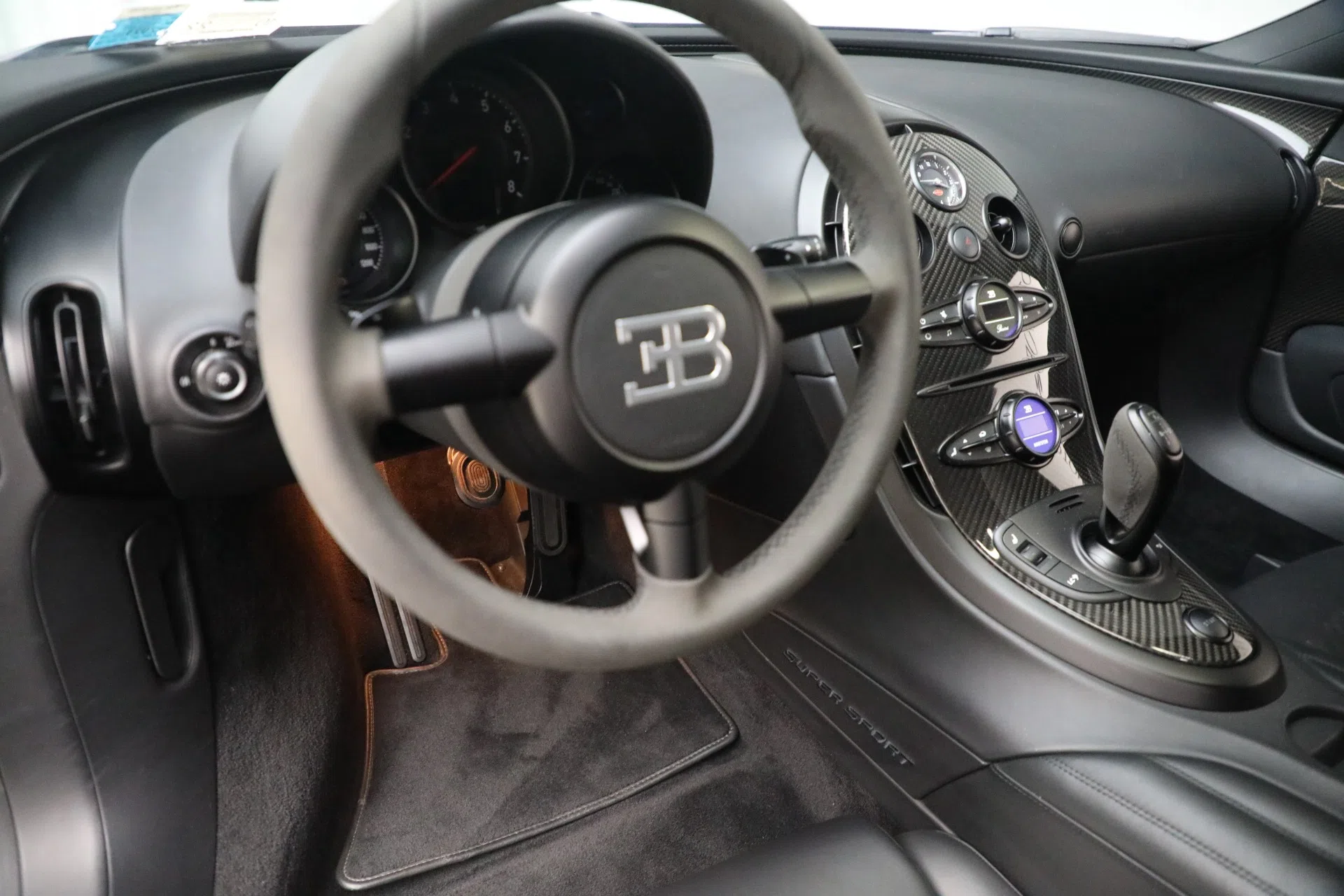 2012 Bugatti Veyron 16.4 Super Sport interior