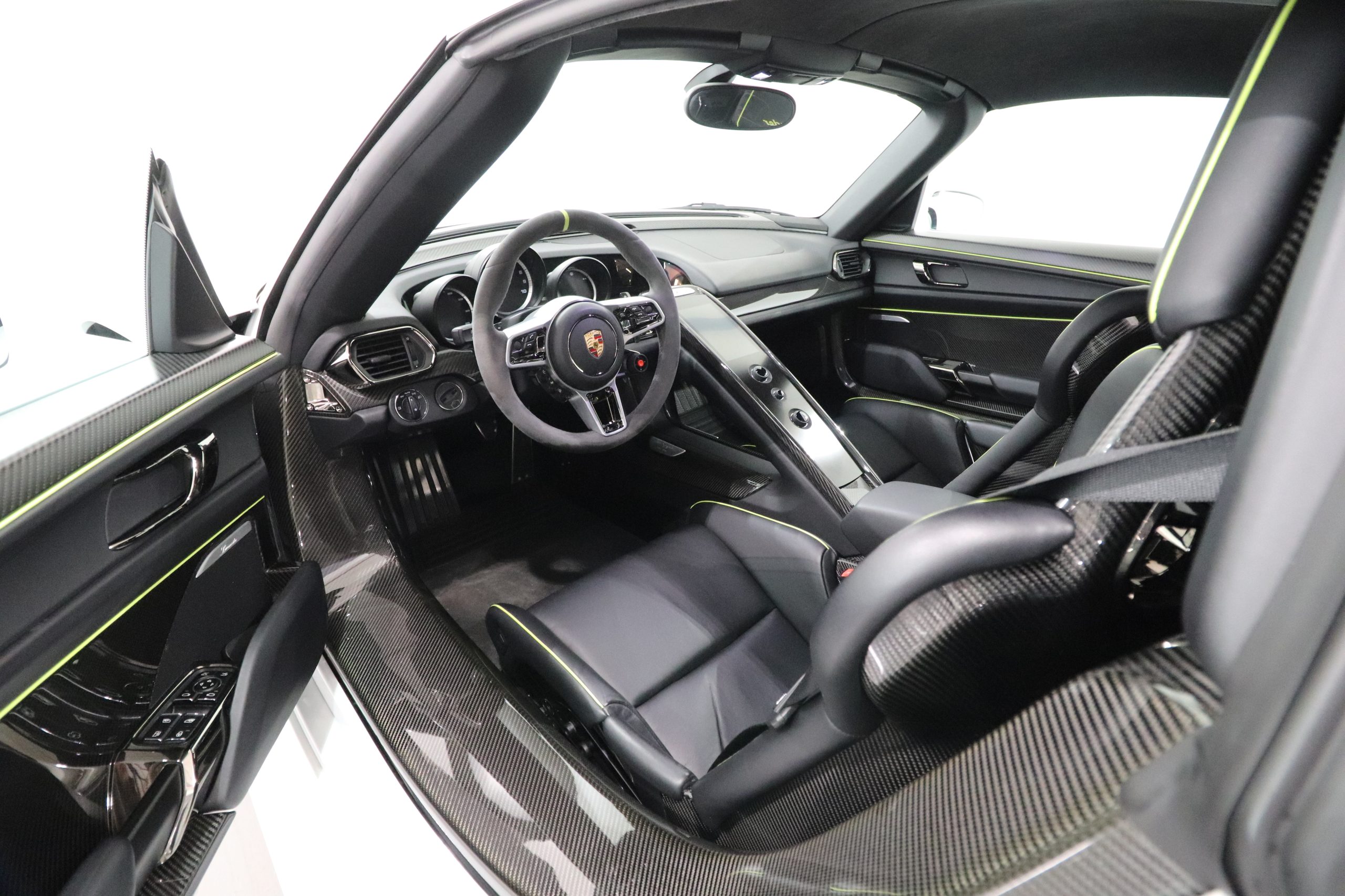 2015 Porsche 918 Spyder, 8/15