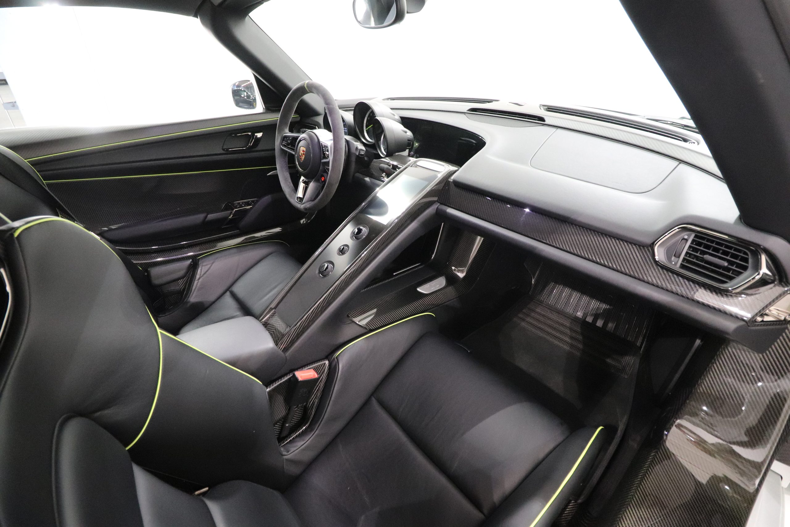 2015 Porsche 918 Spyder, 13/15