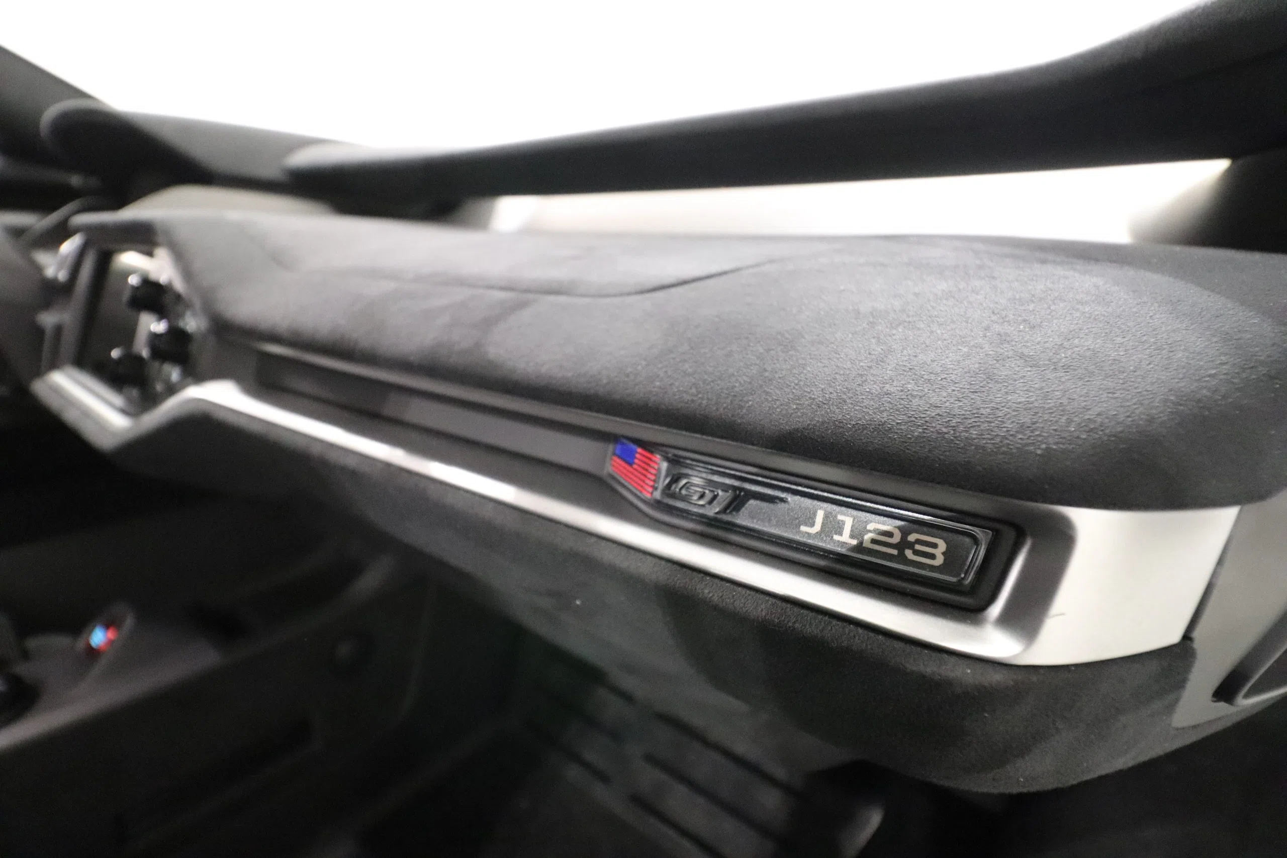 2018 Ford GT interior, door sill, Alcantara