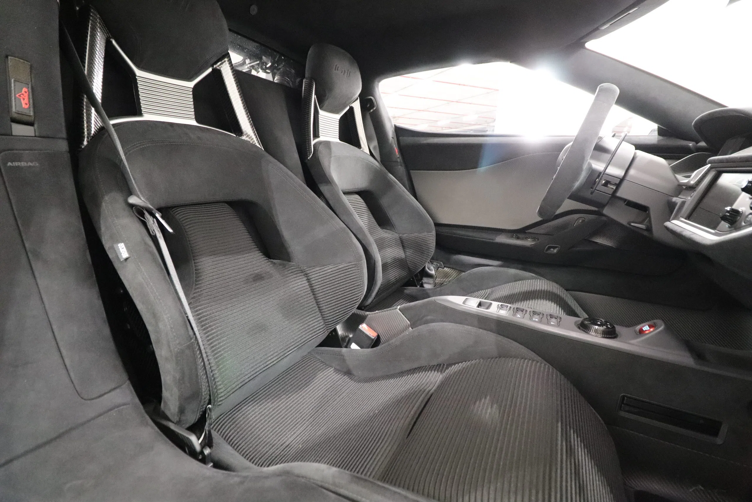 2018 Ford GT interior, seats, Alcantara