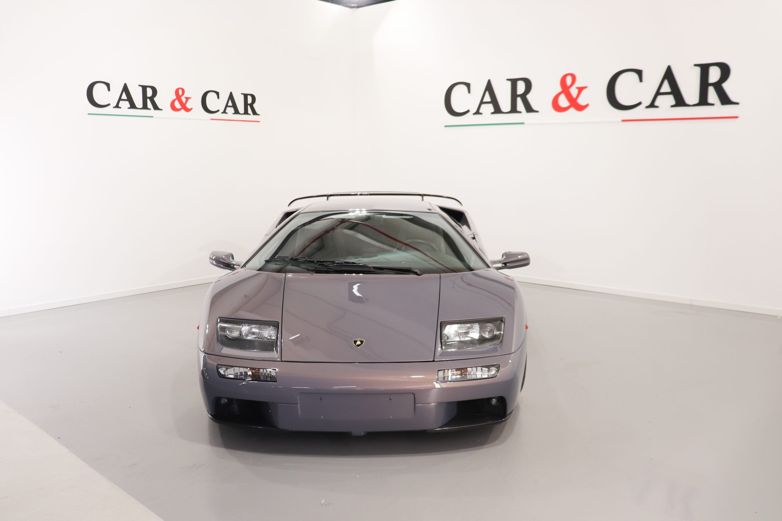 2000 Lamborghini Diablo 6.0 VT, 2/18