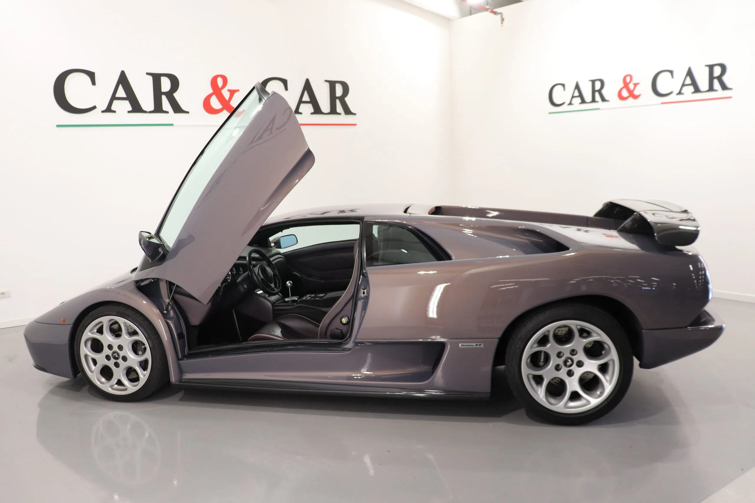 2000 Lamborghini Diablo 6.0 VT for sale, exterior, Grigio Iris