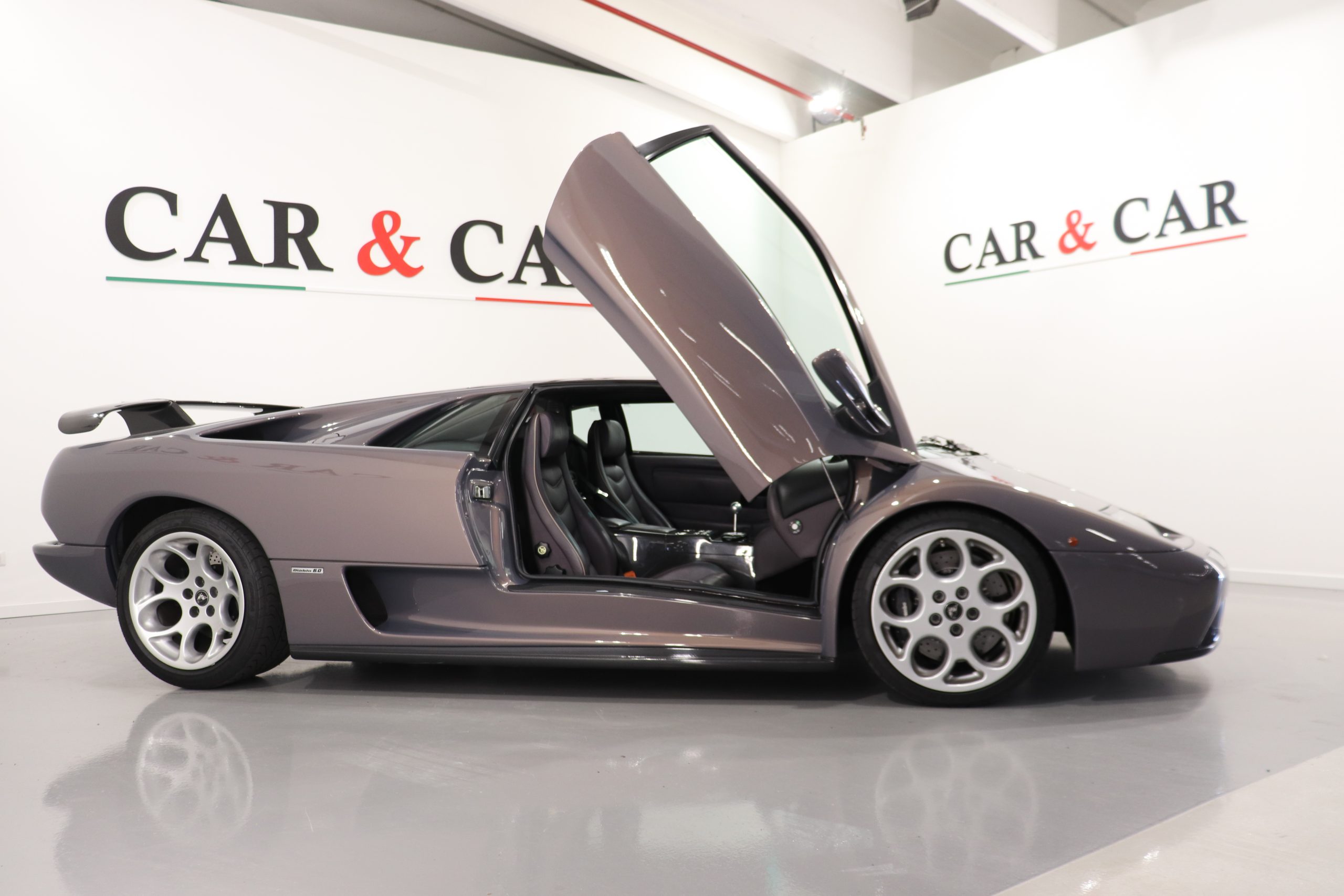 2000 Lamborghini Diablo 6.0 VT, 8/18