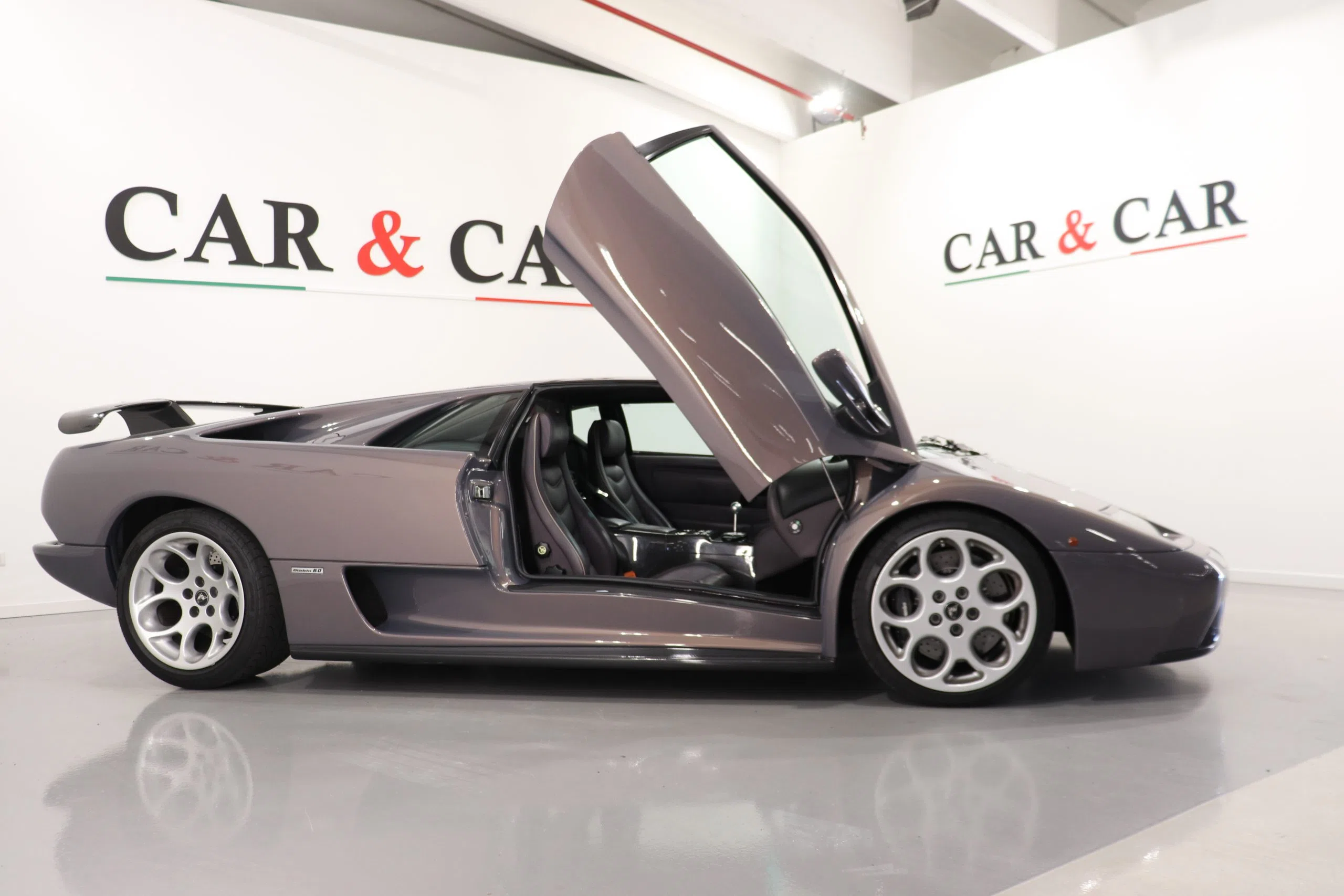 2000 Lamborghini Diablo 6.0 VT for sale, exterior, Grigio Iris