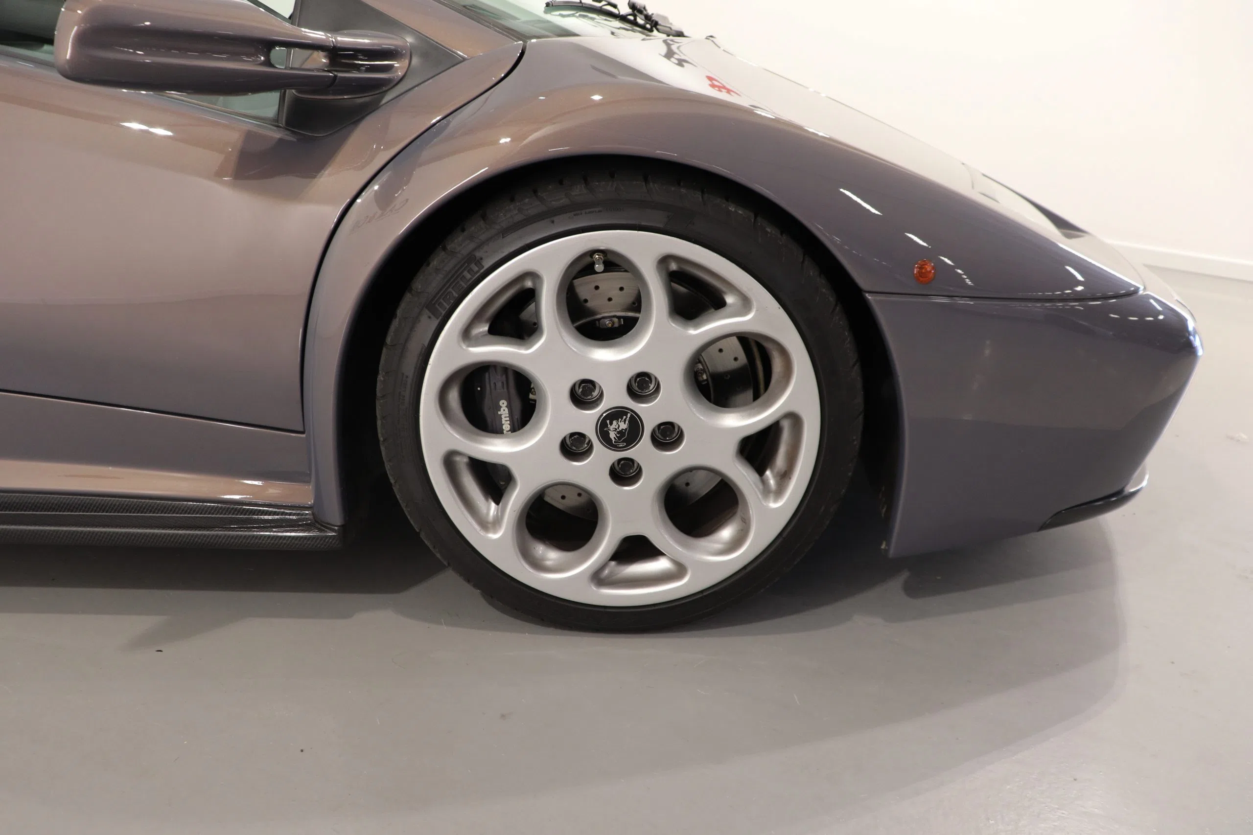 2000 Lamborghini Diablo 6.0 VT wheel