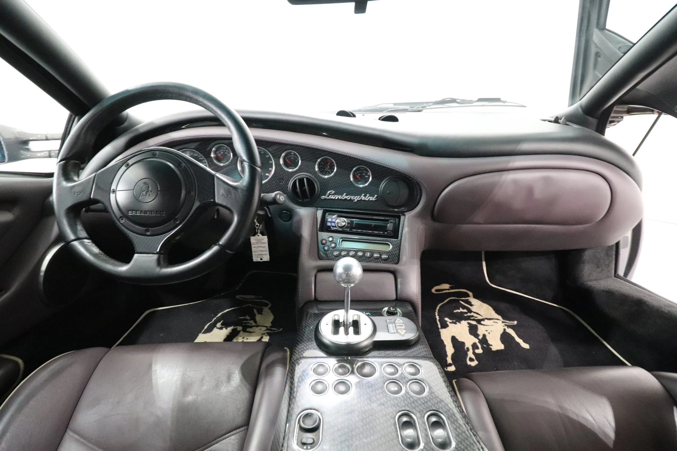 2000 Lamborghini Diablo 6.0 VT interior, dashboard, Pelle viola Myra
