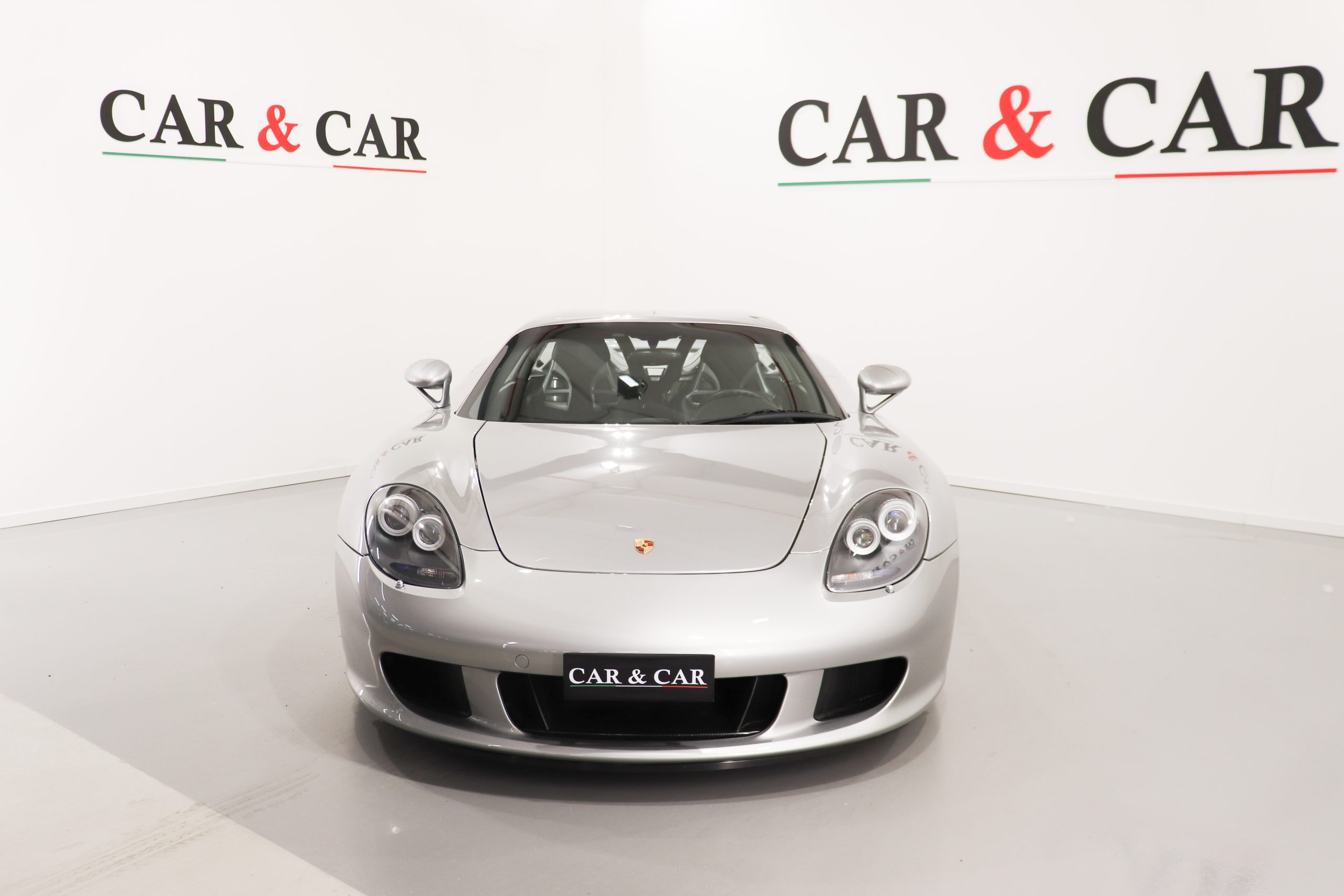 2005 Porsche Carrera GT, 3/16