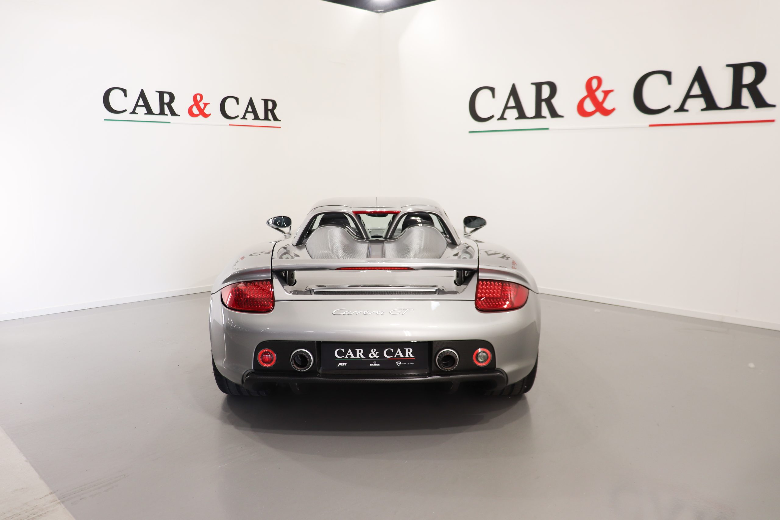 2005 Porsche Carrera GT, 5/16