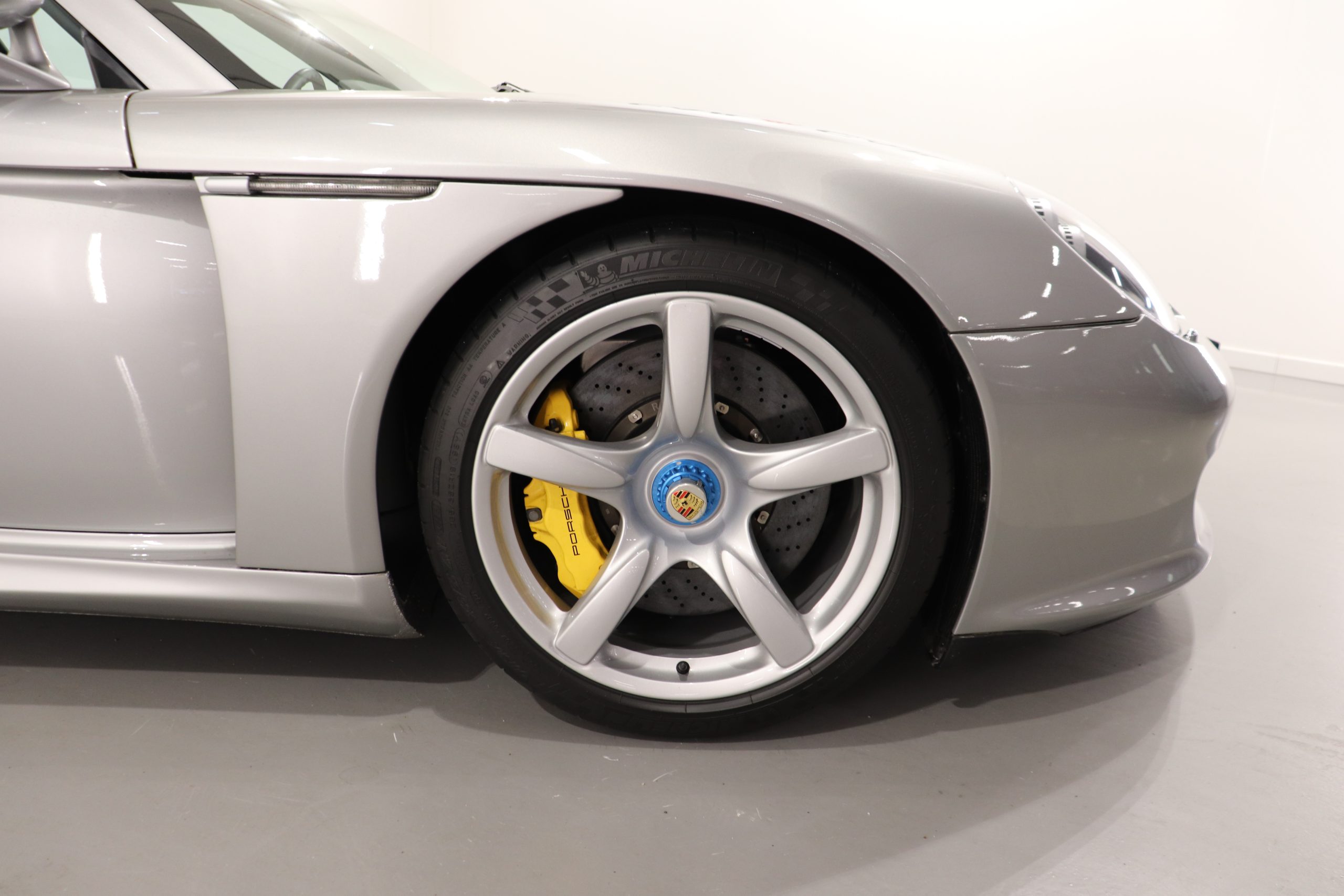 2005 Porsche Carrera GT, 7/16