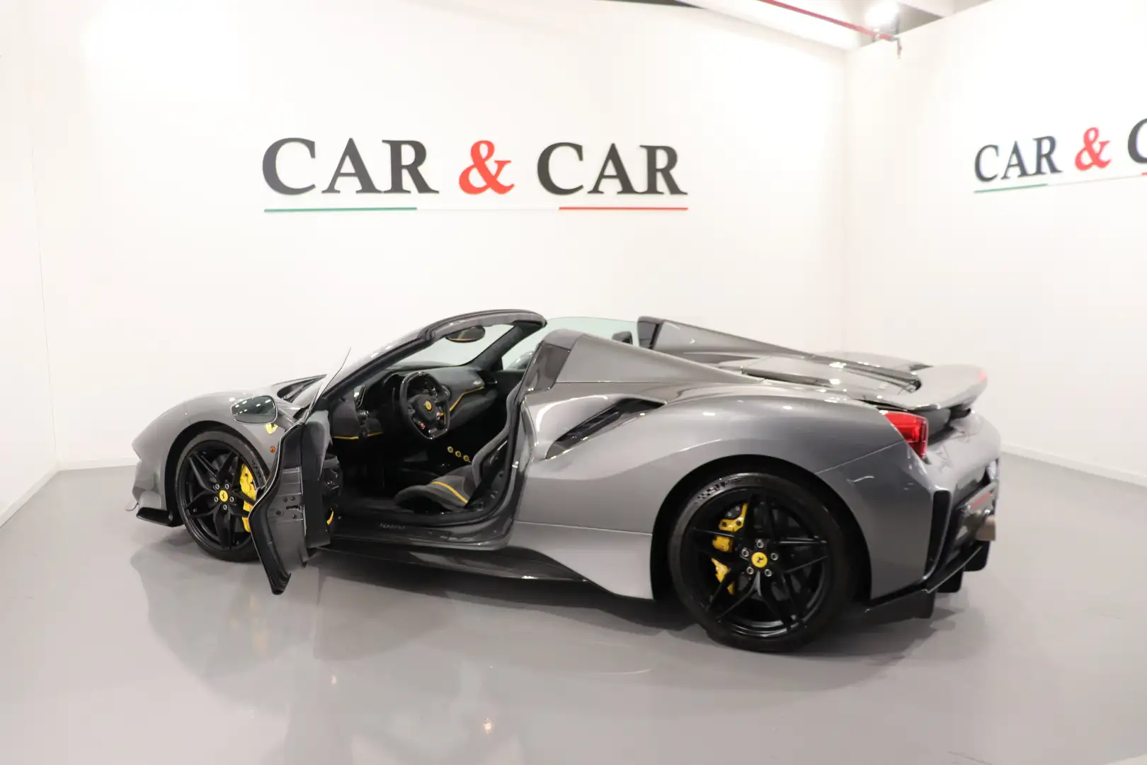 2020 Ferrari 488 Pista Spider, 3/14