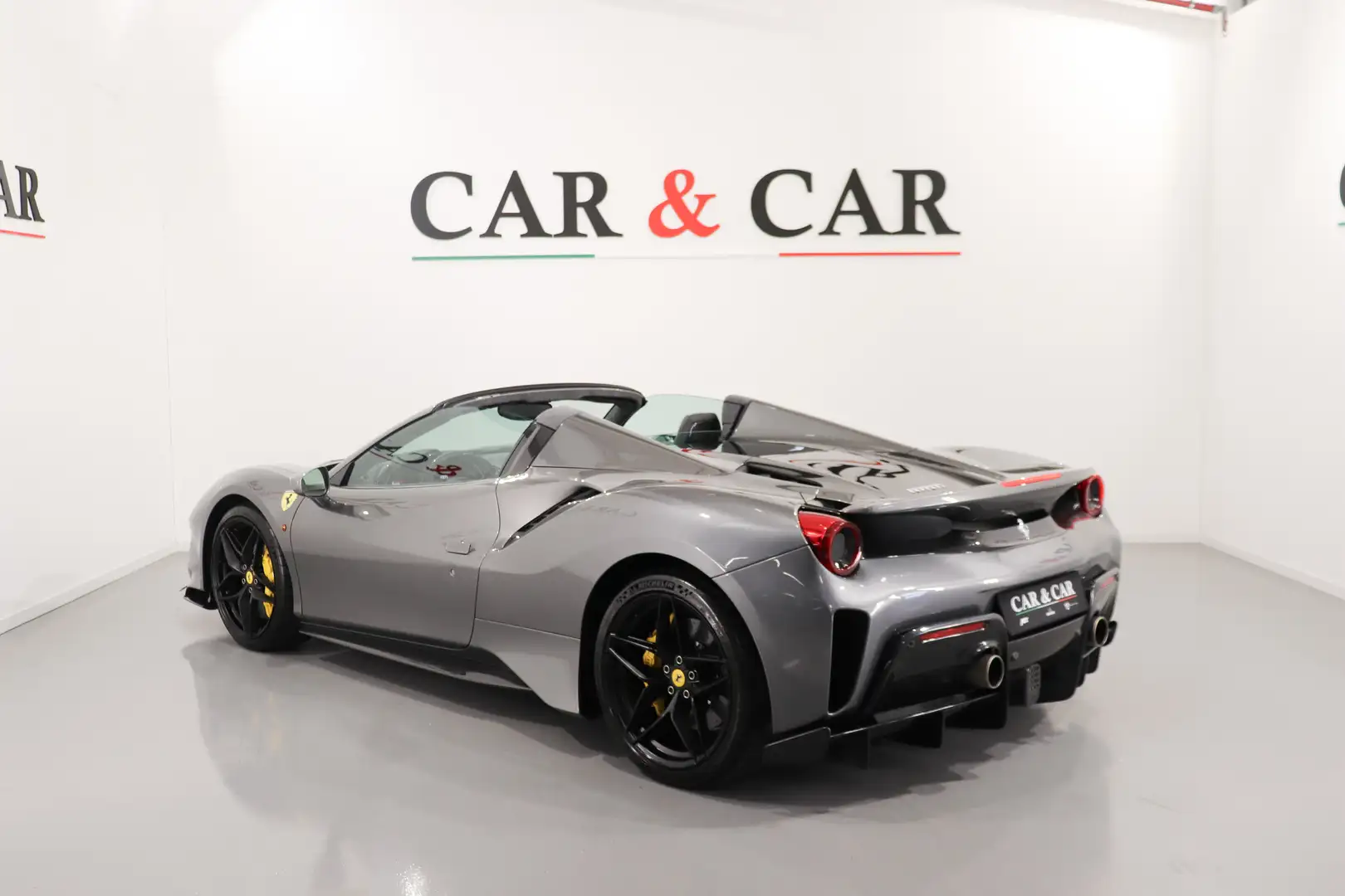 2020 Ferrari 488 Pista Spider, 4/14