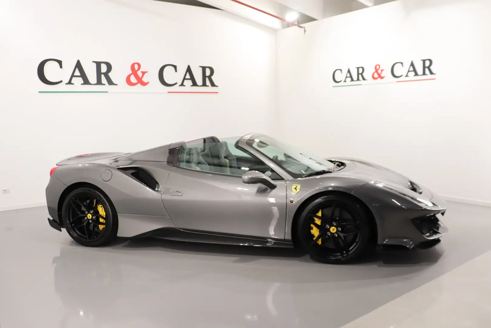 2020 Ferrari 488 Pista Spider, 6/14