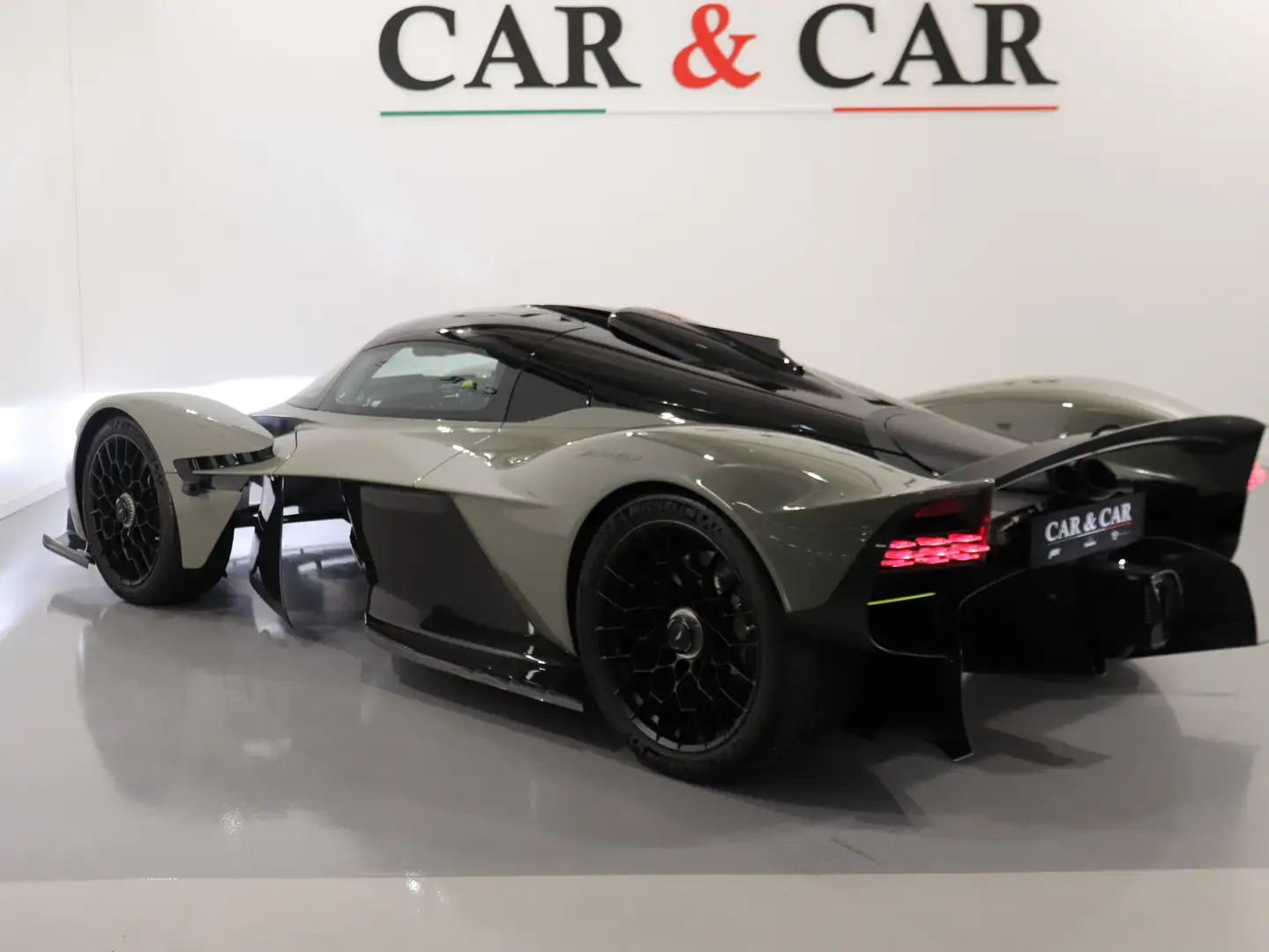 2023 Aston Martin Valkyrie, 4/15
