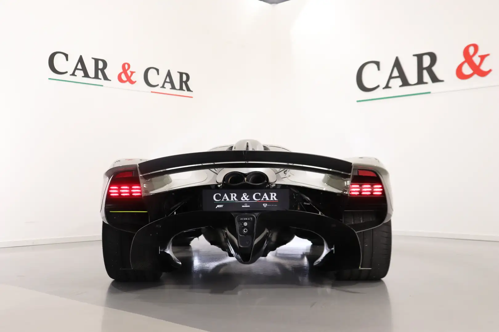 2023 Aston Martin Valkyrie, 7/15