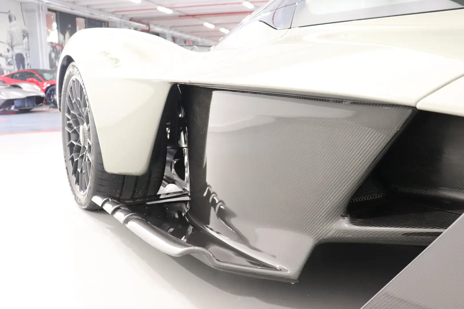2023 Aston Martin Valkyrie, 11/15