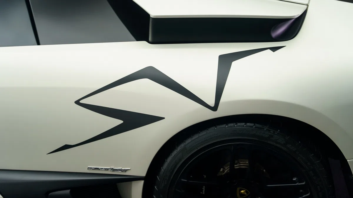 2010 Lamborghini Murciélago SV LP670-4, side profile