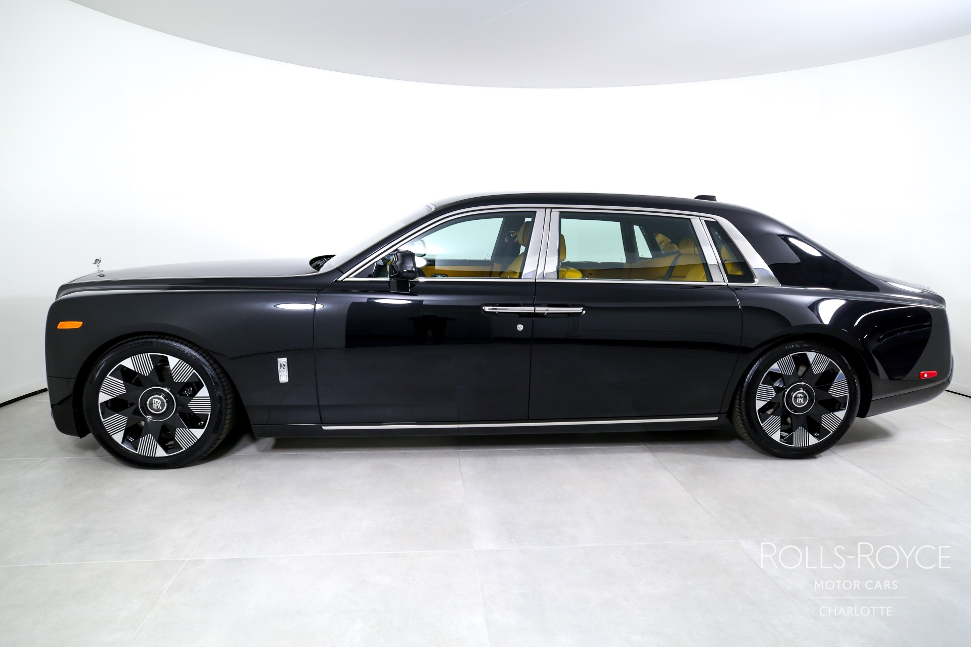 2024 ROLLS-ROYCE PHANTOM EWB