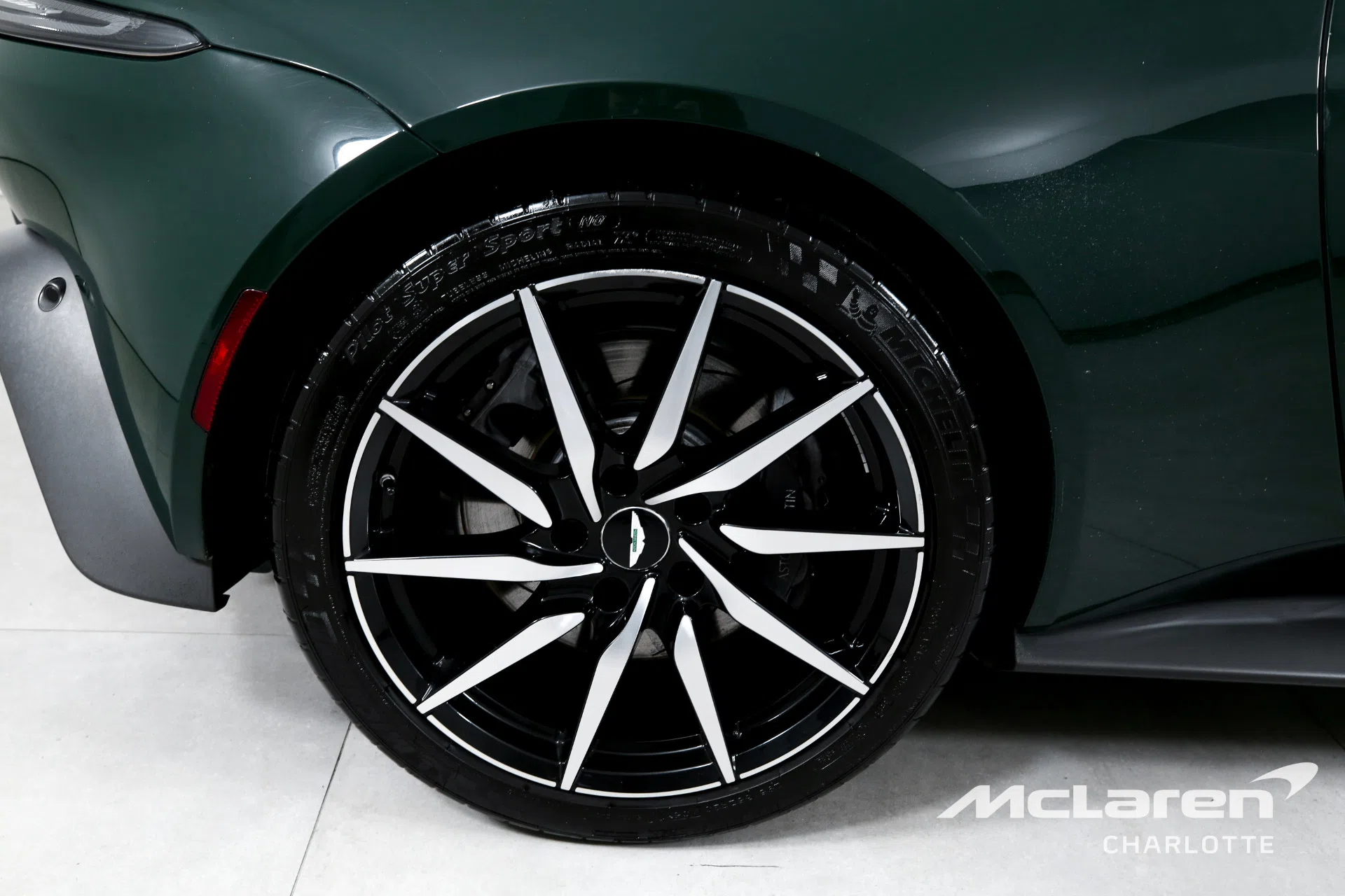 2020 Aston Martin Vantage wheel