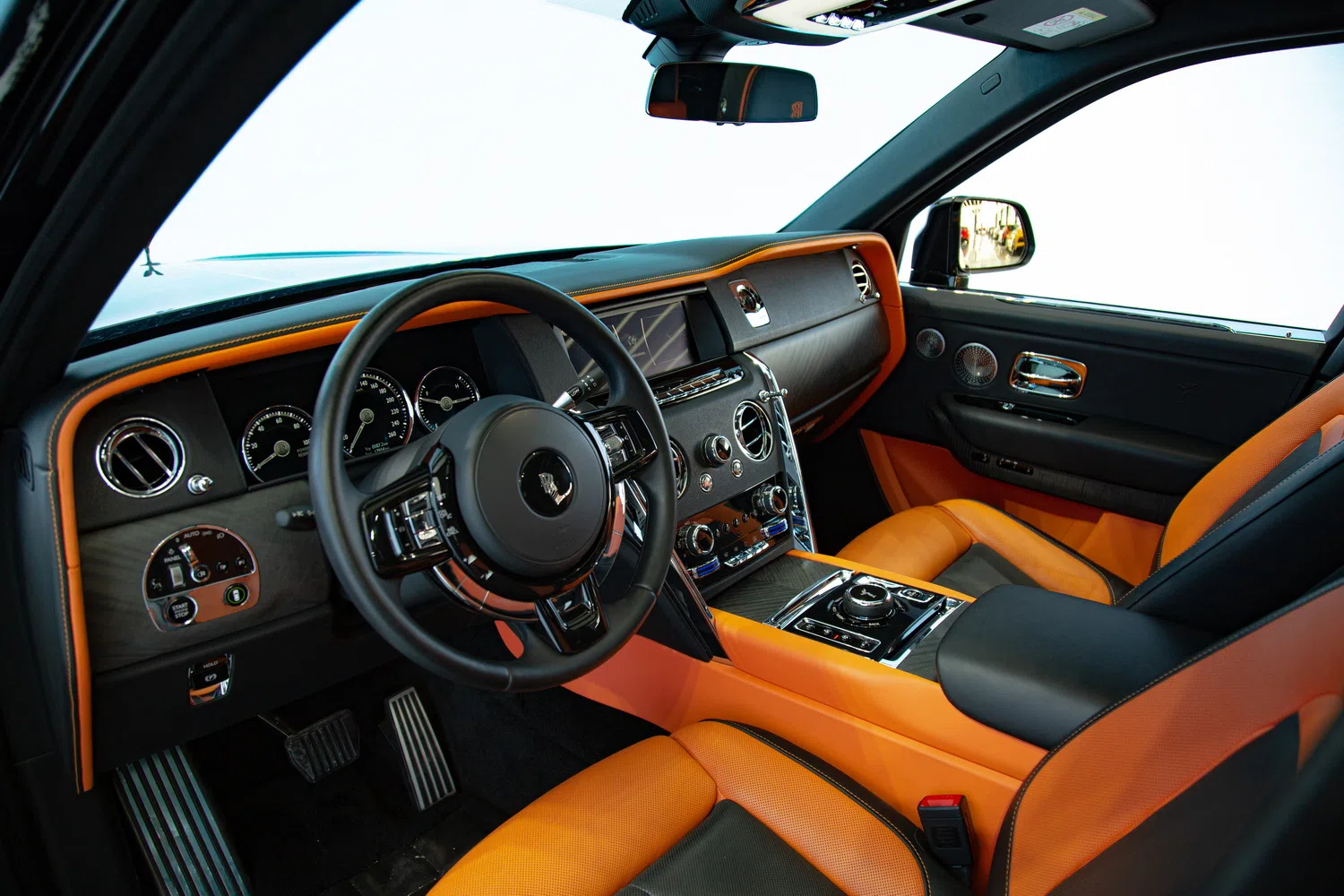 2019 Rolls-Royce Cullinan interior, dashboard