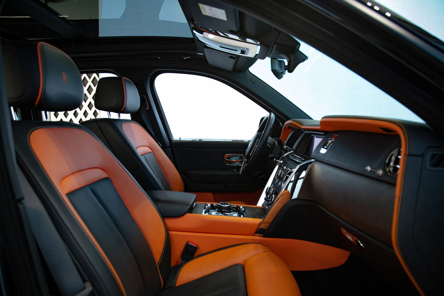 2019 Rolls-Royce Cullinan interior, seats