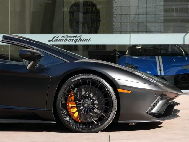2019 Lamborghini Aventador S Roadster, 9/20