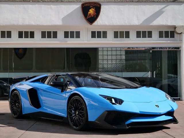 2017 Lamborghini Aventador Roadster