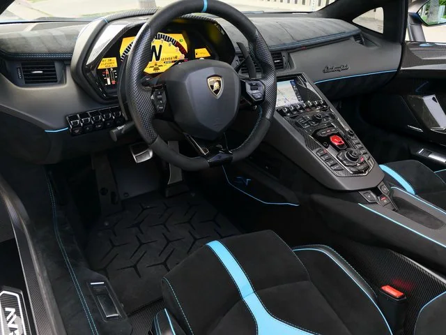 2017 Lamborghini Aventador Roadster, 7/20