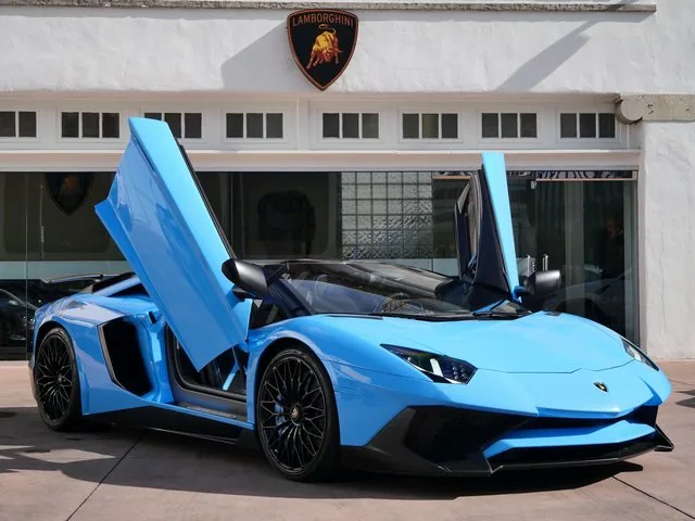 2017 Lamborghini Aventador Roadster, 10/20