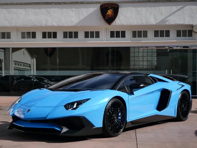 2017 Lamborghini Aventador Roadster, 12/20