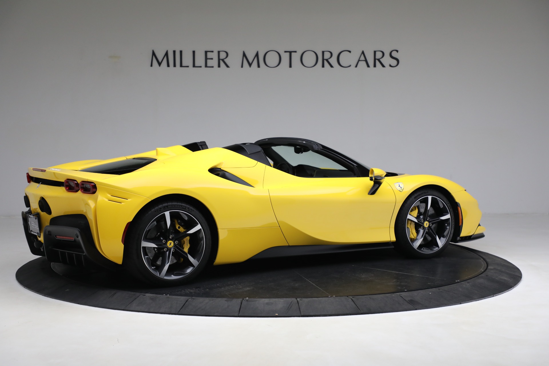 2022 Ferrari SF90 Spider, 8/18